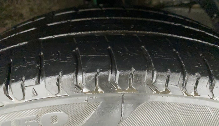 2017 Maruti Dzire VXI, Petrol, Manual, 36,349 km, Right Front Tyre Tread