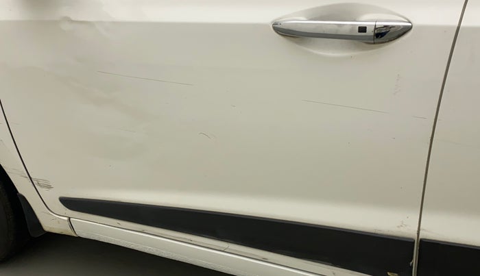2014 Hyundai Xcent SX 1.2, Petrol, Manual, 57,169 km, Front passenger door - Minor scratches