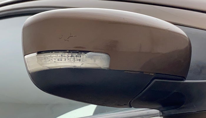 2016 Maruti Ciaz ZDI SHVS, Diesel, Manual, 85,590 km, Right rear-view mirror - Cover has minor damage