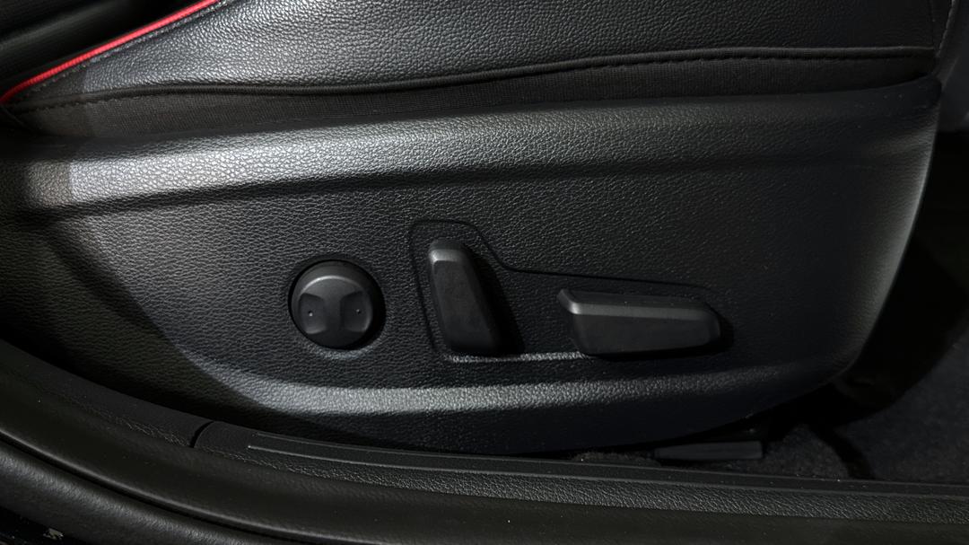 2024 Kia Cerato Gt, Automatic, 22555 km, Drivers Side Adjustment Panel