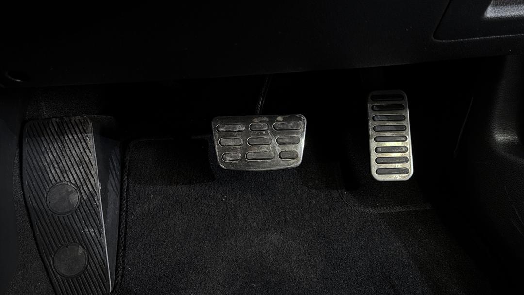 2024 Kia Cerato Gt, Automatic, 22555 km, Pedals and Footmat