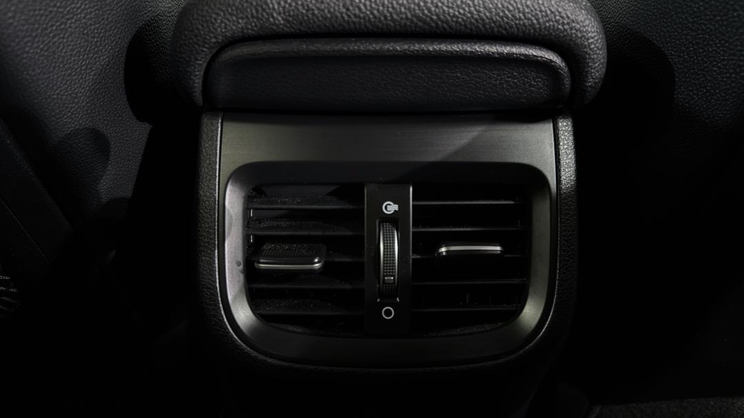 2024 Kia Cerato Gt, Automatic, 22555 km, Rear A/C Vent