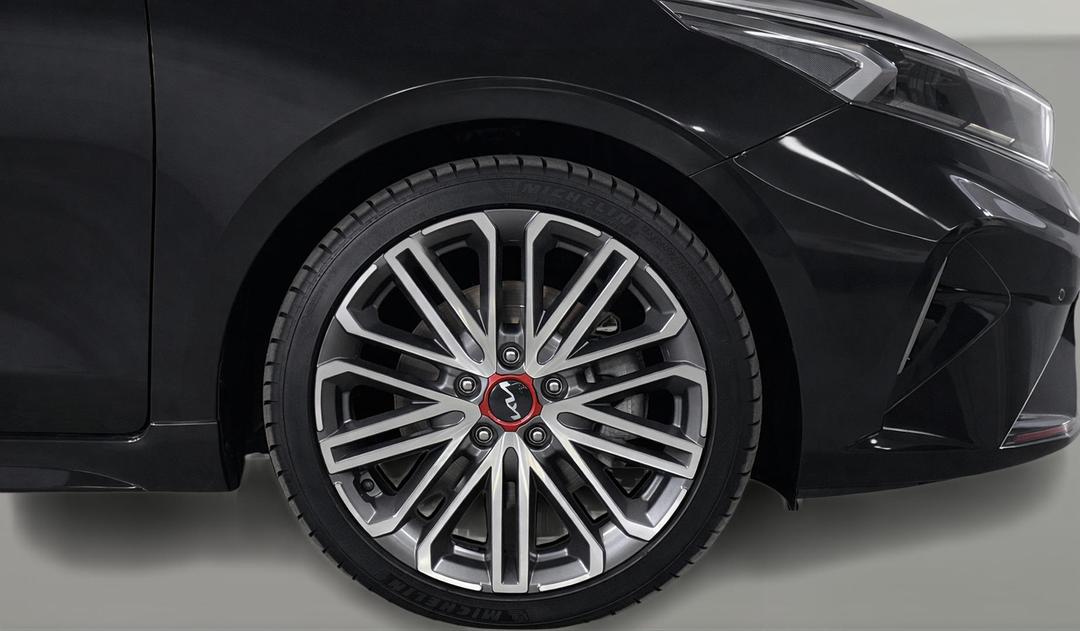 2024 Kia Cerato Gt, Automatic, 22555 km, Right Front Wheel