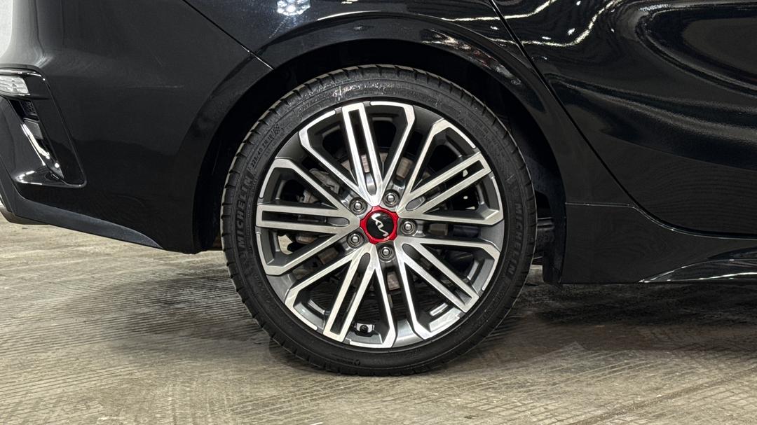 2024 Kia Cerato Gt, Automatic, 22555 km, Right Rear Wheel
