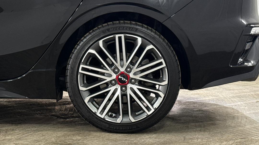 2024 Kia Cerato Gt, Automatic, 22555 km, Left Rear Wheel