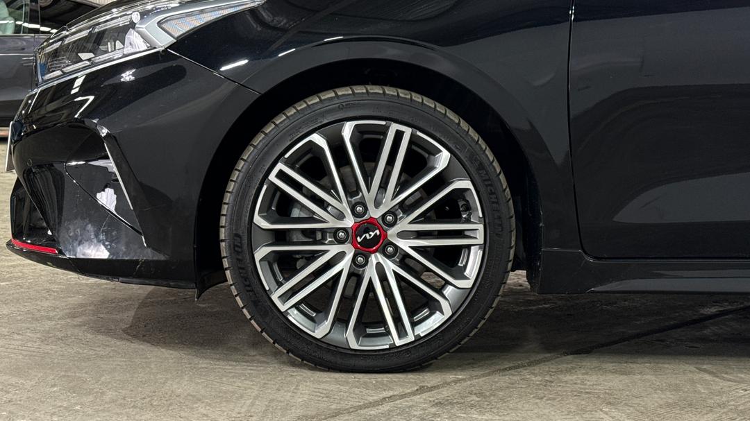 2024 Kia Cerato Gt, Automatic, 22555 km, Left Front Wheel