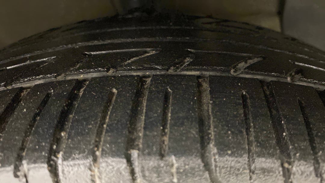 Right Front Tyre Tread
