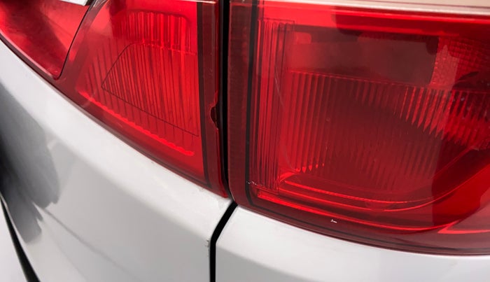 2018 Ford Ecosport TREND 1.5L DIESEL, Diesel, Manual, 1,09,479 km, Right tail light - Minor damage