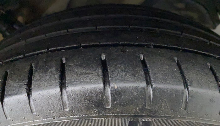 2018 Maruti Ciaz ALPHA 1.4 VVT, Petrol, Manual, 59,740 km, Left Rear Tyre Tread