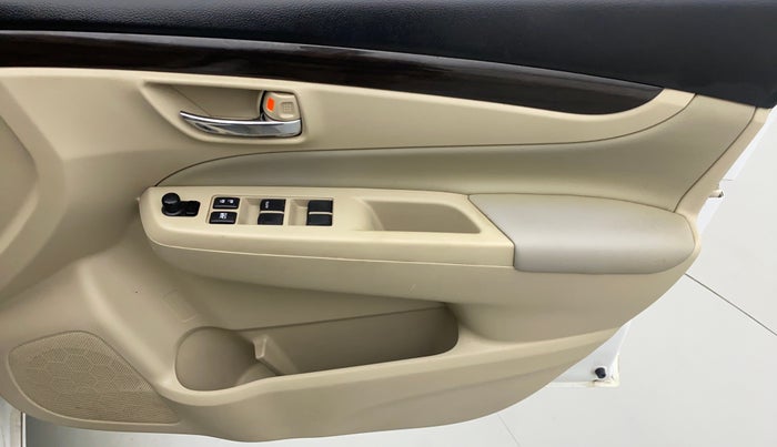 2018 Maruti Ciaz ALPHA 1.4 VVT, Petrol, Manual, 59,740 km, Driver Side Door Panels Control