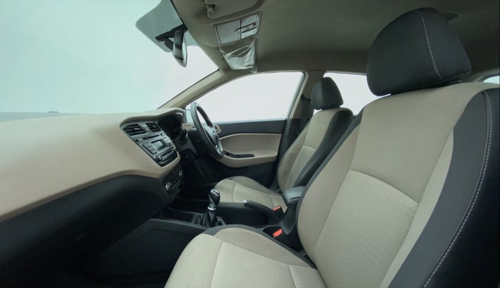 2015 Hyundai Elite i20 SPORTZ 1.4, Diesel, Manual, 64,601 km, Right Side Front Door Cabin