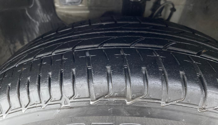 2015 Hyundai Elite i20 SPORTZ 1.4, Diesel, Manual, 64,601 km, Left Front Tyre Tread