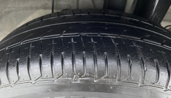 2015 Hyundai Elite i20 SPORTZ 1.4, Diesel, Manual, 64,601 km, Left Rear Tyre Tread