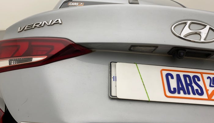 2019 Hyundai Verna 1.6 VTVT SX, Petrol, Manual, 68,811 km, Dicky (Boot door) - Slightly dented