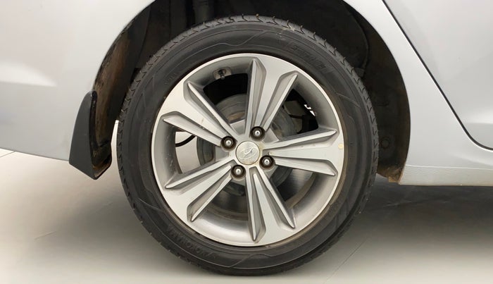 2019 Hyundai Verna 1.6 VTVT SX, Petrol, Manual, 68,811 km, Right Rear Wheel