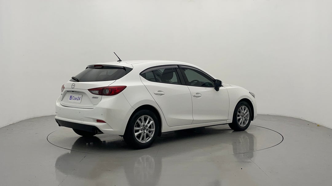 Right Back Diagonal (45- Degree) View