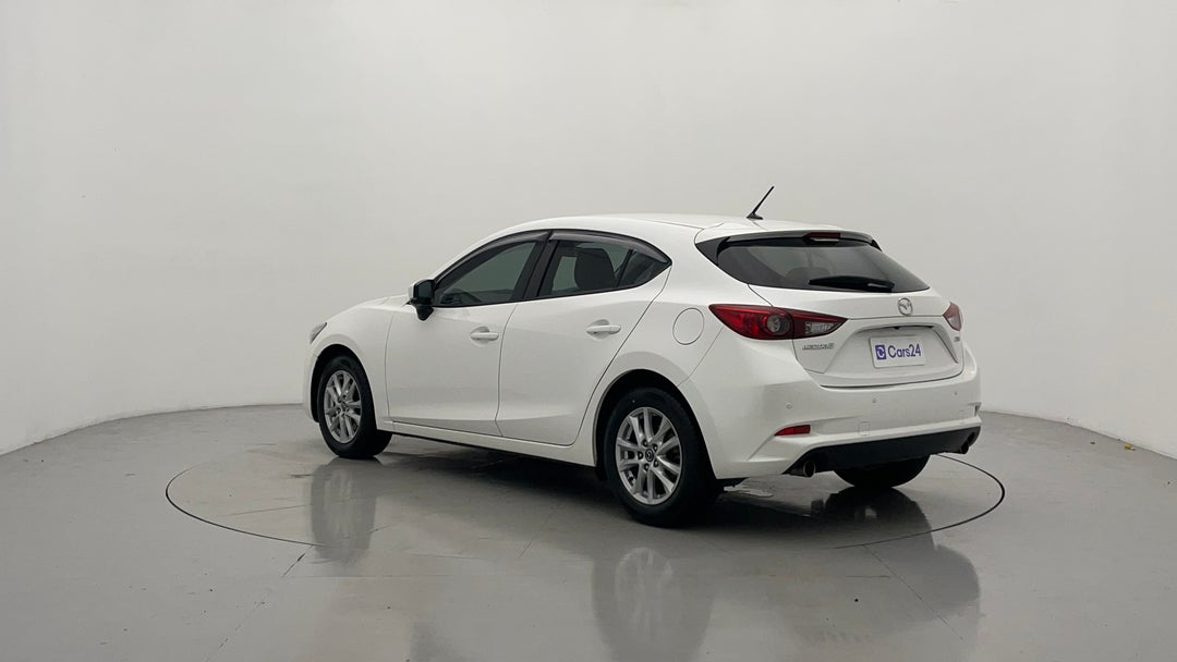 Left Back Diagonal (45- Degree) View