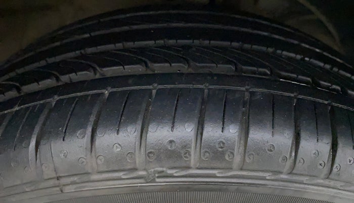 2019 Toyota Glanza G MT PETROL, Petrol, Manual, 65,666 km, Right Rear Tyre Tread