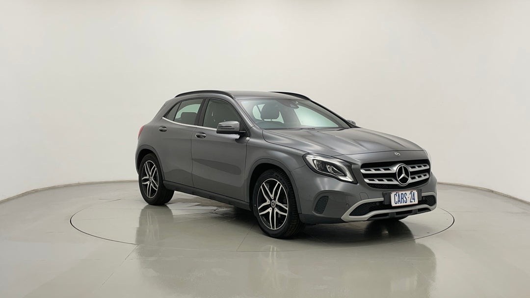 2018 Mercedes-benz GLA 180, Automatic, 108050 km, Right Front Diagonal (45- Degree) View