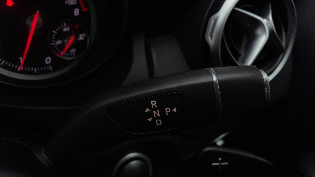 2018 Mercedes-benz GLA 180, Automatic, 108050 km, Gear Lever 