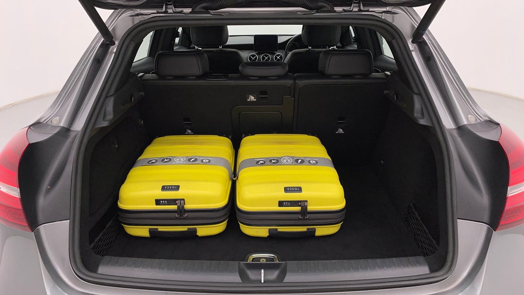 2018 Mercedes-benz GLA 180, Automatic, 108050 km, Boot Inside View with Luggage