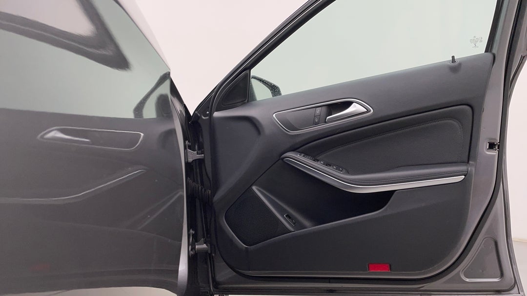 2018 Mercedes-benz GLA 180, Automatic, 108050 km, Speaker View