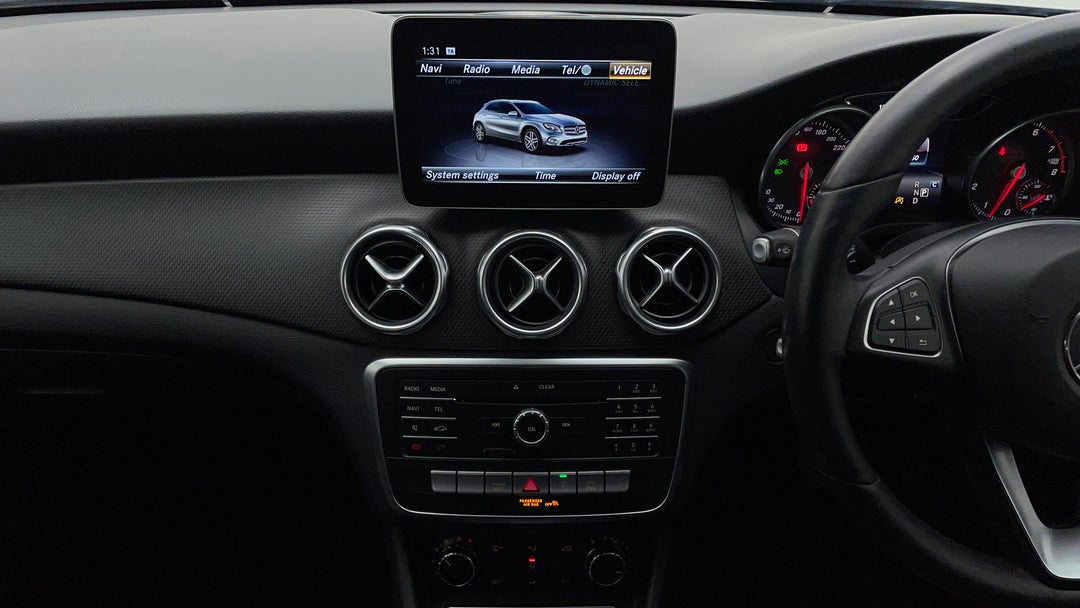 2018 Mercedes-benz GLA 180, Automatic, 108050 km, Center Console