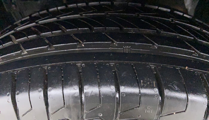2017 Maruti S Cross DELTA 1.3, Diesel, Manual, 1,04,052 km, Left Front Tyre Tread