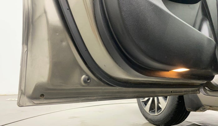 2019 Maruti Baleno ZETA PETROL 1.2, Petrol, Manual, 40,606 km, Front passenger door - Slight discoloration