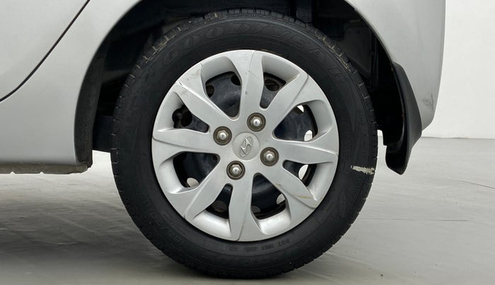 2016 Hyundai Eon MAGNA PLUS, Petrol, Manual, 27,328 km, Left Rear Wheel