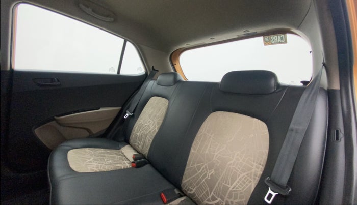 2016 Hyundai Grand i10 MAGNA 1.2 KAPPA VTVT, Petrol, Manual, 69,660 km, Right Side Rear Door Cabin