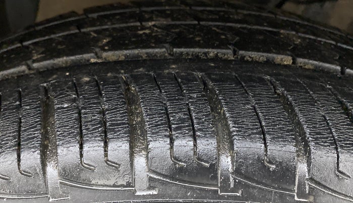 2017 Maruti Vitara Brezza VDI OPT, Diesel, Manual, 62,561 km, Right Front Tyre Tread