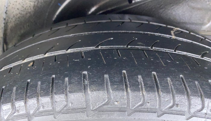 2016 Hyundai Verna FLUIDIC 1.6 SX CRDI, Diesel, Manual, 70,435 km, Left Rear Tyre Tread