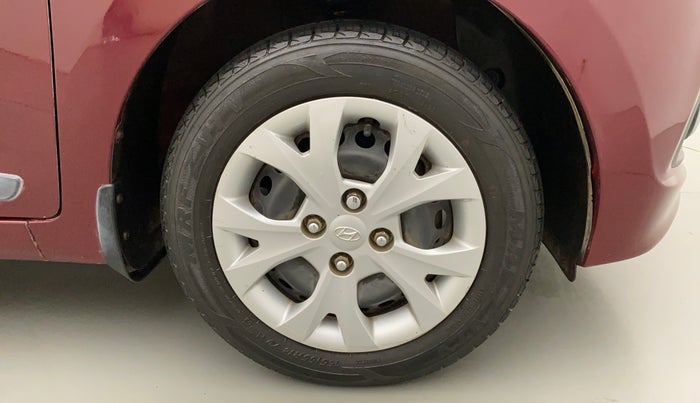2013 Hyundai Grand i10 SPORTZ 1.2 KAPPA VTVT, CNG, Manual, 67,207 km, Right Front Wheel