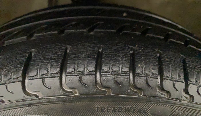 2013 Maruti Zen Estilo VXI, Petrol, Manual, 51,201 km, Left Rear Tyre Tread