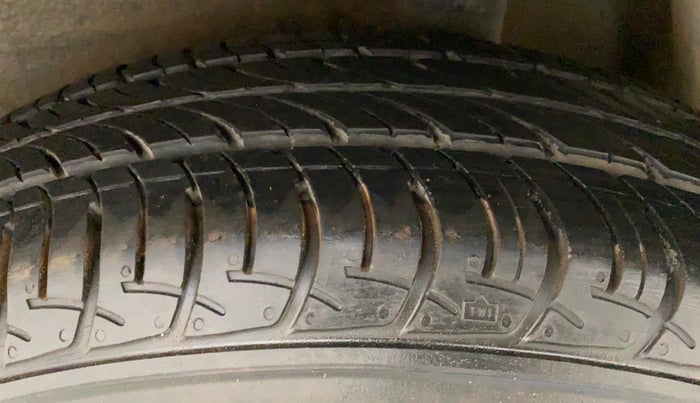 2015 Maruti Celerio ZXI, Petrol, Manual, 25,710 km, Left Rear Tyre Tread
