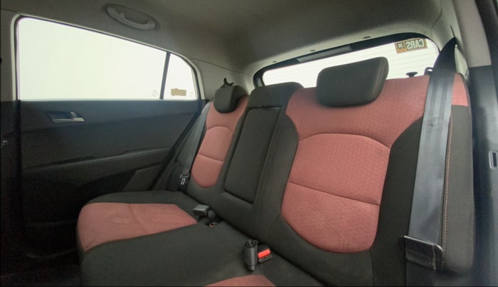 2016 Hyundai Creta SX PLUS 1.6 PETROL, Petrol, Manual, 81,388 km, Right Side Rear Door Cabin