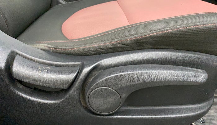 2016 Hyundai Creta SX PLUS 1.6 PETROL, Petrol, Manual, 81,388 km, Driver Side Adjustment Panel
