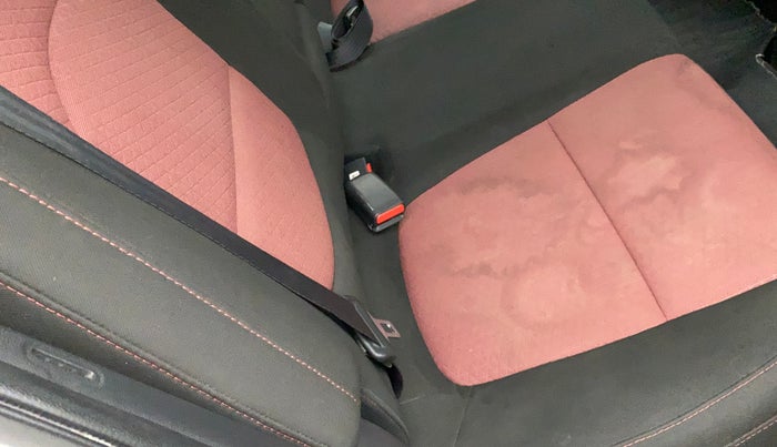 2016 Hyundai Creta SX PLUS 1.6 PETROL, Petrol, Manual, 81,388 km, Second-row right seat - Cover slightly stained