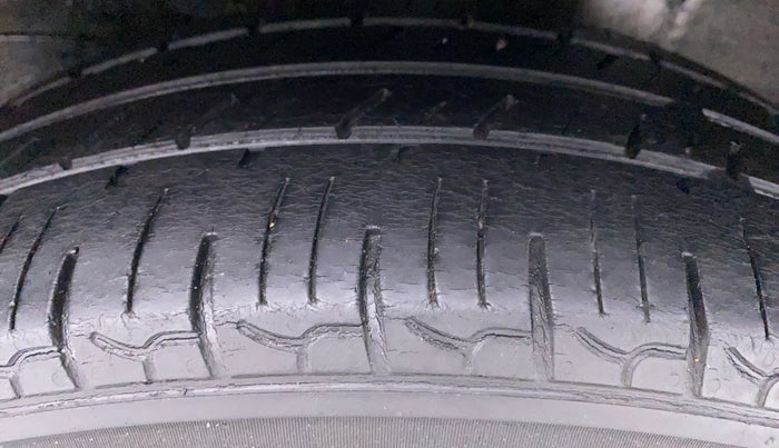 2019 Hyundai NEW SANTRO SPORTZ 1.1, Petrol, Manual, 72,996 km, Left Rear Tyre Tread