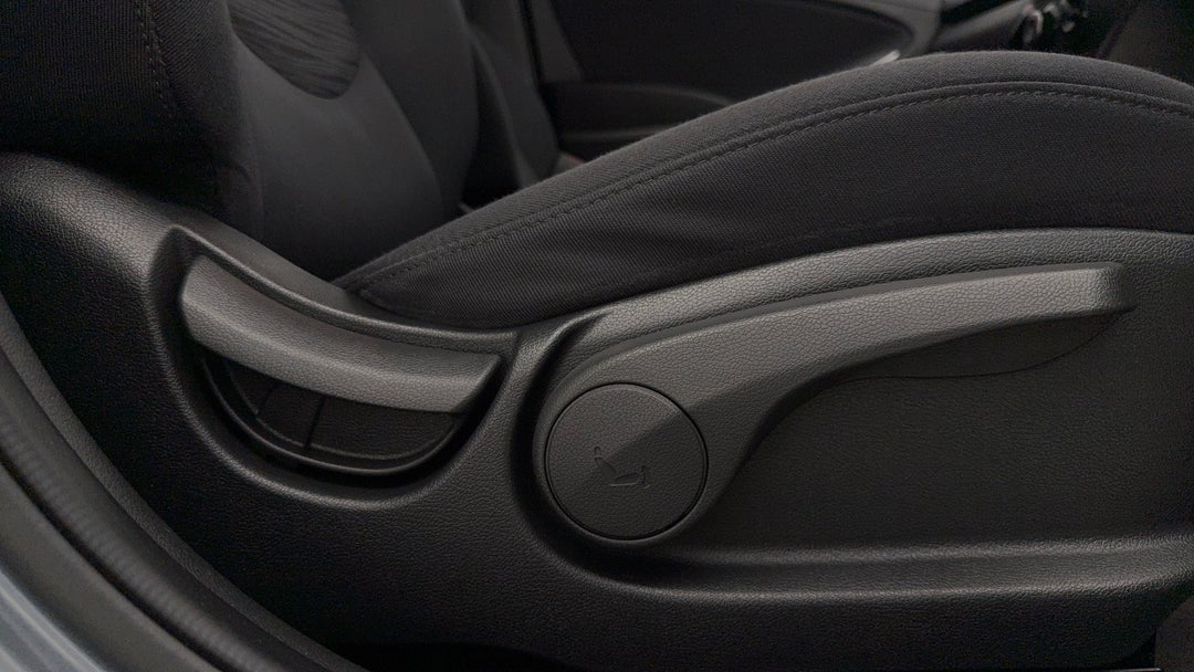 2018 Hyundai Accent Sport, Automatic, 71949 km, Drivers Side Adjustment Panel