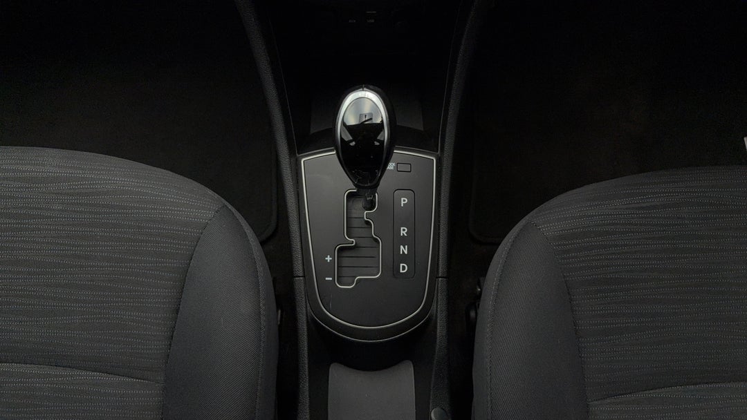 2018 Hyundai Accent Sport, Automatic, 71949 km, Gear Lever 