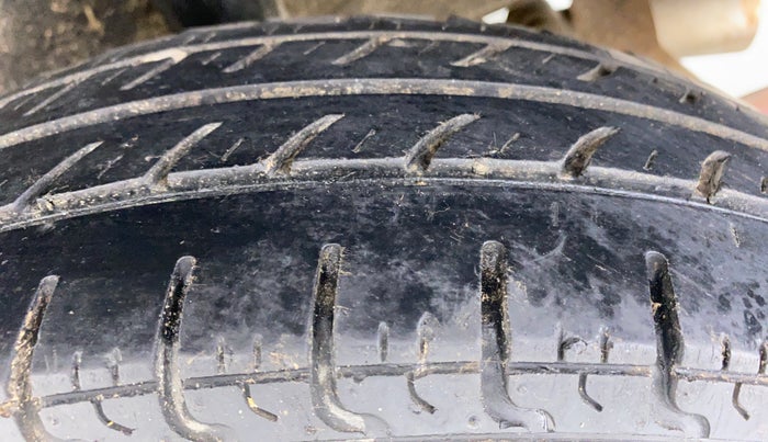 2016 Datsun Redi Go S, Petrol, Manual, 43,762 km, Left Rear Tyre Tread