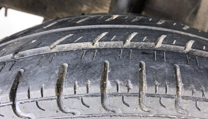 2016 Datsun Redi Go S, Petrol, Manual, 43,762 km, Right Rear Tyre Tread