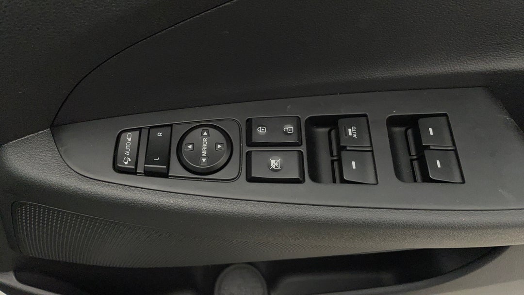 2017 Hyundai Tucson Elite (fwd), Automatic, 73195 km, Drivers Side Door Panel Controls