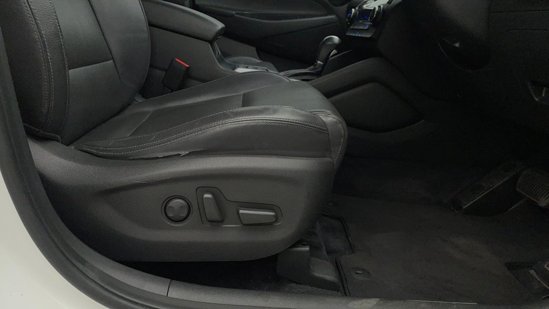 2017 Hyundai Tucson Elite (fwd), Automatic, 73195 km, Drivers Side Adjustment Panel