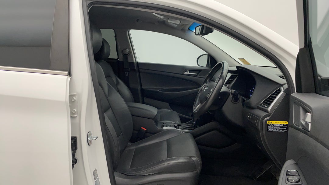 2017 Hyundai Tucson Elite (fwd), Automatic, 73195 km, Right Side Front Door Cabin View