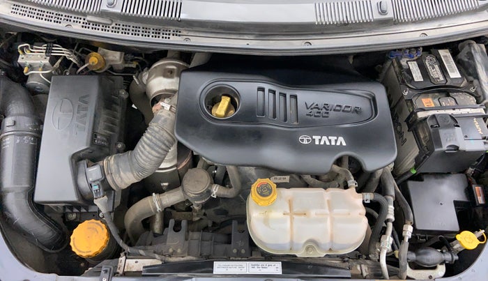2018 Tata Hexa Varicor 400 XTA, Diesel, Automatic, 40,807 km, Engine Bonet View