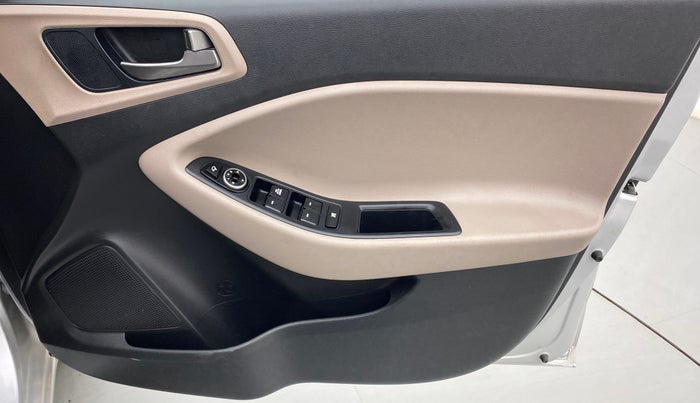 2015 Hyundai Elite i20 SPORTZ 1.2, Petrol, Manual, 24,133 km, Driver Side Door Panels Control