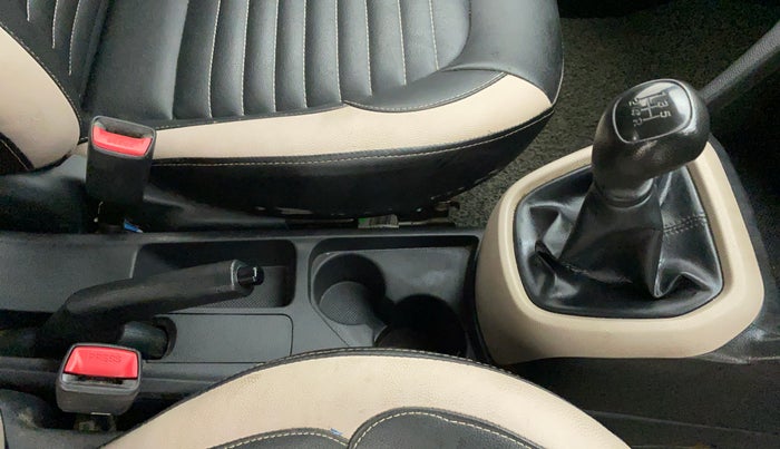 2017 Hyundai Grand i10 MAGNA 1.2 KAPPA VTVT, CNG, Manual, 34,332 km, Gear Lever